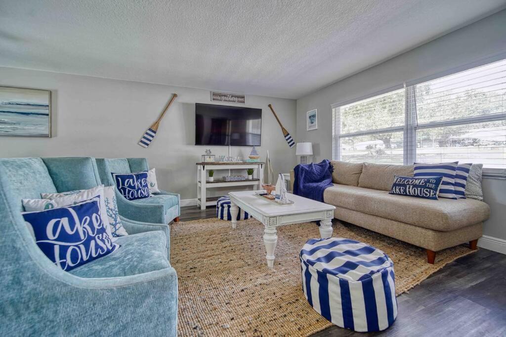 Stylish Lake Home With Huge Pool, Arcade With Ps5,And Theater Just 5 Min From Legoland Winter Haven Exterior photo
